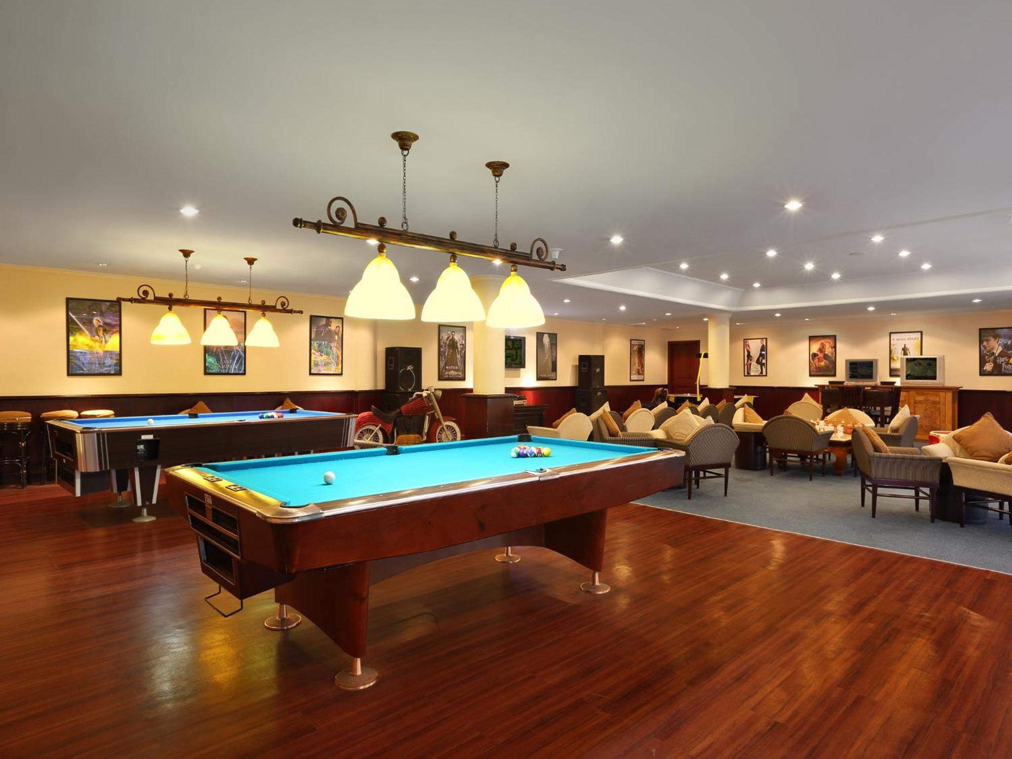 Grand Mirage Resort & Thalasso Bali Nusa Dua  Exteriör bild The pool table at the club
